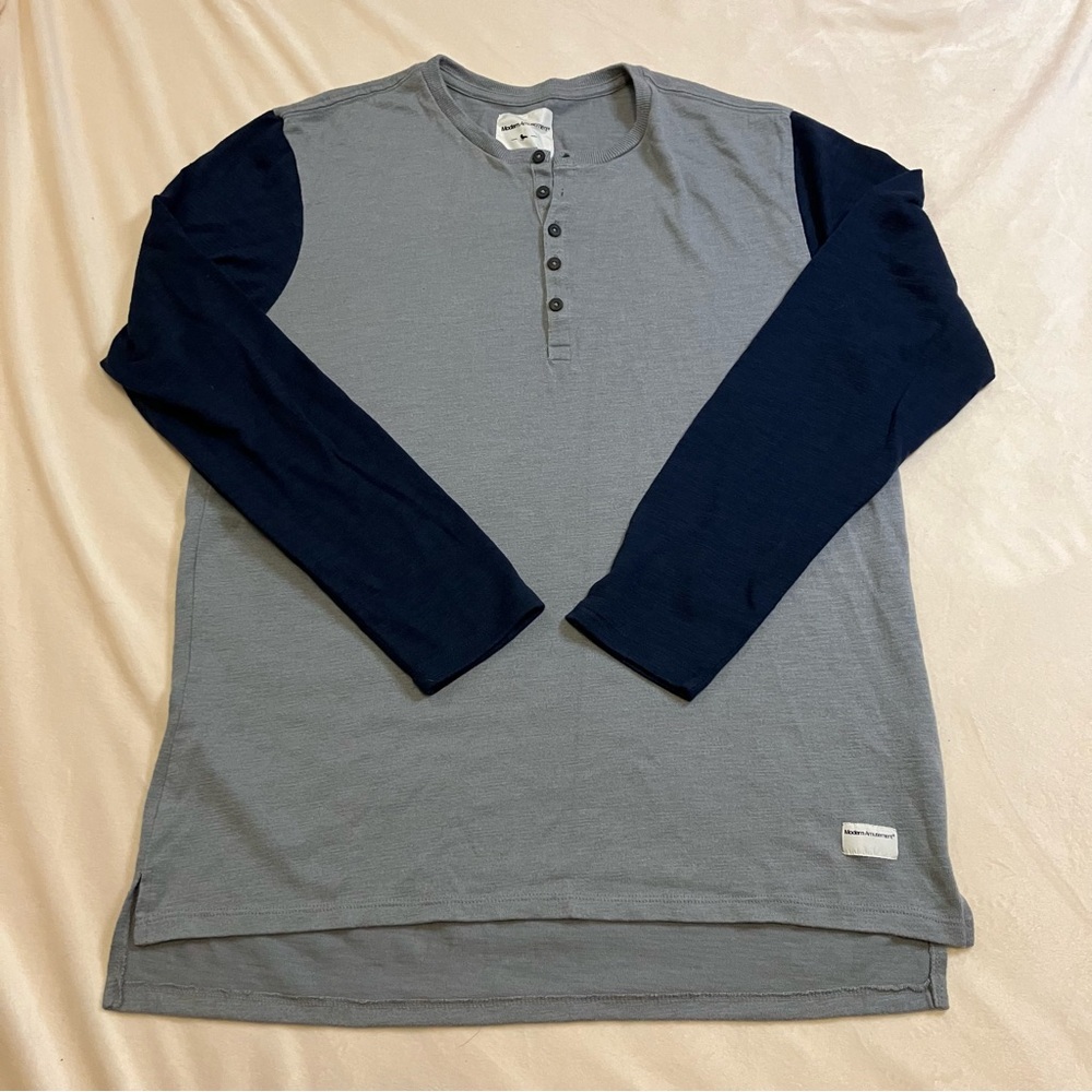 Modern Amusement Henley Shirt Mens L Gray Blue